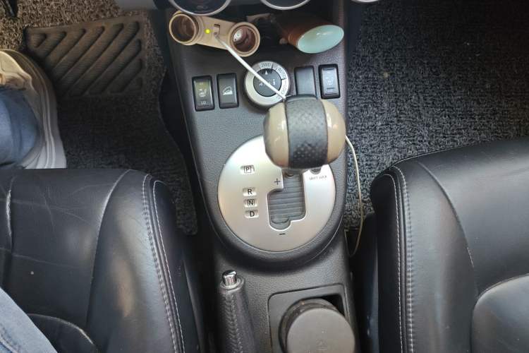 Used Nissan X-Trail 2012 2.5L CVT Luxury Edition 4WD Gear Lever