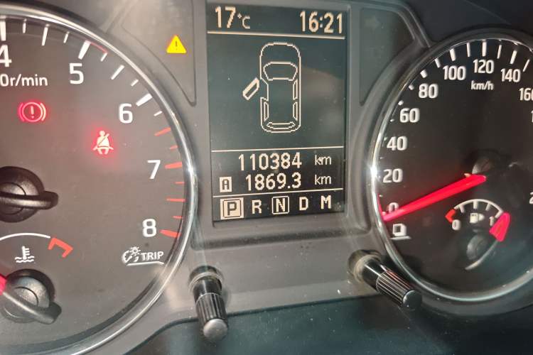 Used Nissan X-Trail 2012 2.5L CVT Luxury Edition 4WD Odometer Close Up