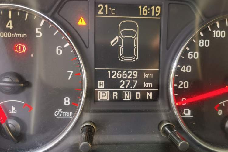 Used Nissan X-Trail 2012 2.5L CVT Luxury Edition 4WD Odometer Close Up