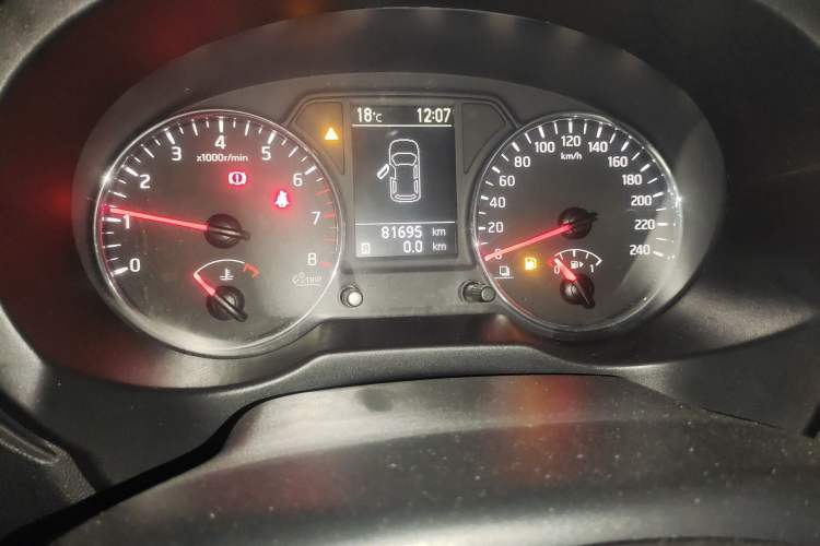 Used Nissan X-Trail 2012 2.5L Manual Luxury Edition 4WD Odometer Close Up