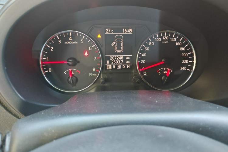 Used Nissan X-Trail 2012 2.5L CVT Luxury Edition 4WD Odometer Close Up