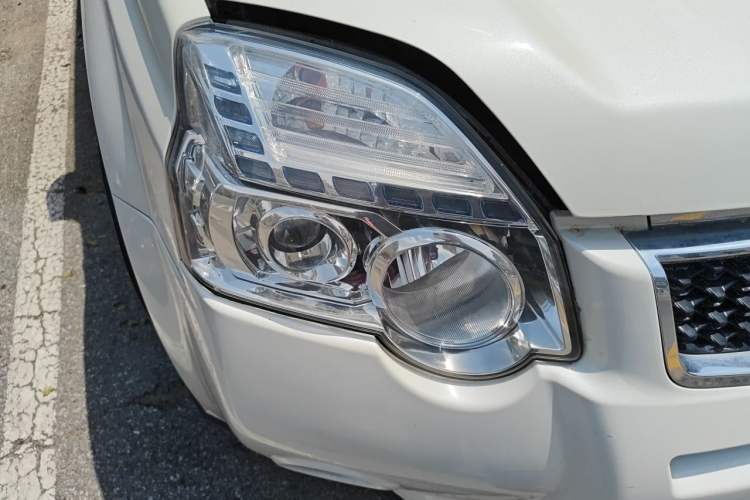 Used Nissan X-Trail 2012 2.5L CVT Luxury Edition 4WD Right Front Headlight