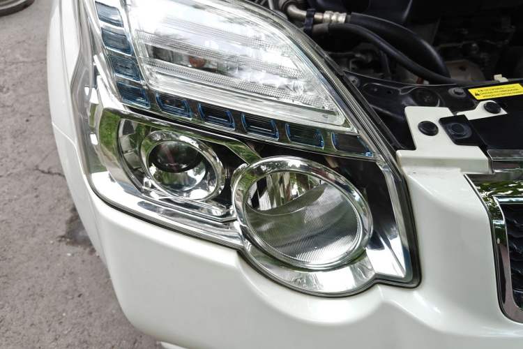 Used Nissan X-Trail 2012 2.5L CVT Luxury Edition 4WD Right Front Headlight