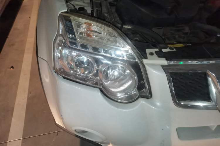 Used Nissan X-Trail 2012 2.5L Manual Luxury Edition 4WD Right Front Headlight