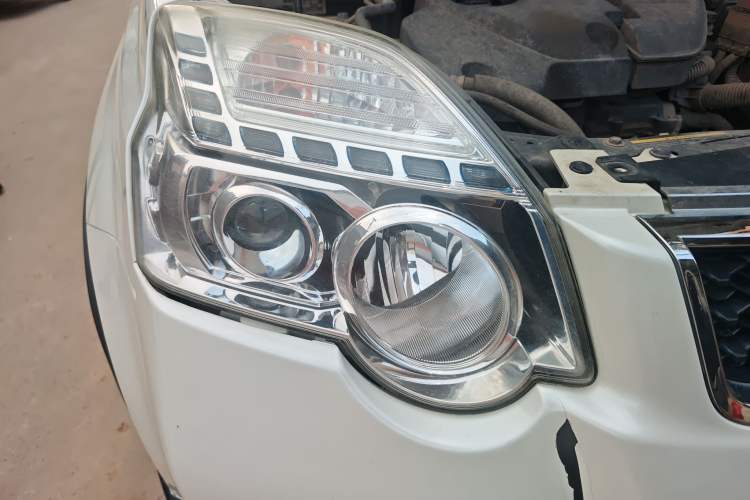 Used Nissan X-Trail 2012 2.5L CVT Luxury Edition 4WD Right Front Headlight