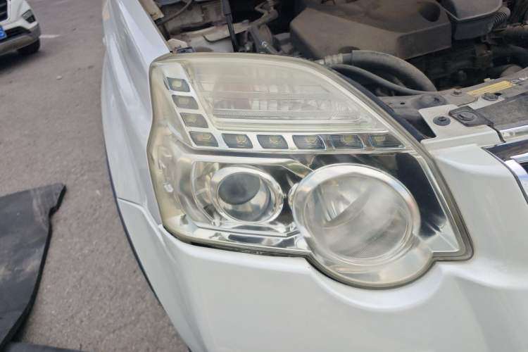 Used Nissan X-Trail 2012 2.5L CVT Ultimate Edition 4WD Right Front Headlight