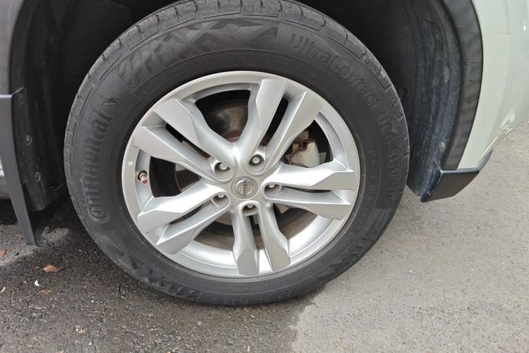 Used Nissan X-Trail 2012 2.5L CVT Luxury Edition 4WD Right Front Wheel Hub