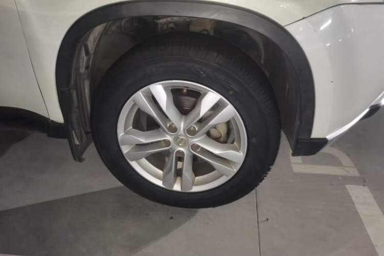 Used Nissan X-Trail 2012 2.5L Manual Luxury Edition 4WD Right Front Wheel Hub