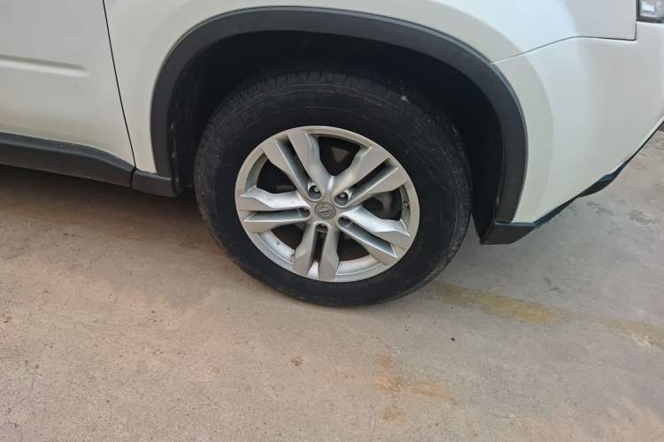 Used Nissan X-Trail 2012 2.5L CVT Luxury Edition 4WD Right Front Wheel Hub