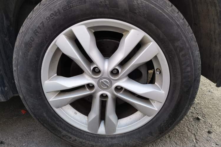Used Nissan X-Trail 2012 2.5L CVT Luxury Edition 4WD Right Front Wheel Hub