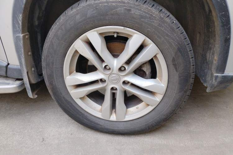 Used Nissan X-Trail 2012 2.5L Manual Luxury Edition 4WD Right Front Wheel Hub