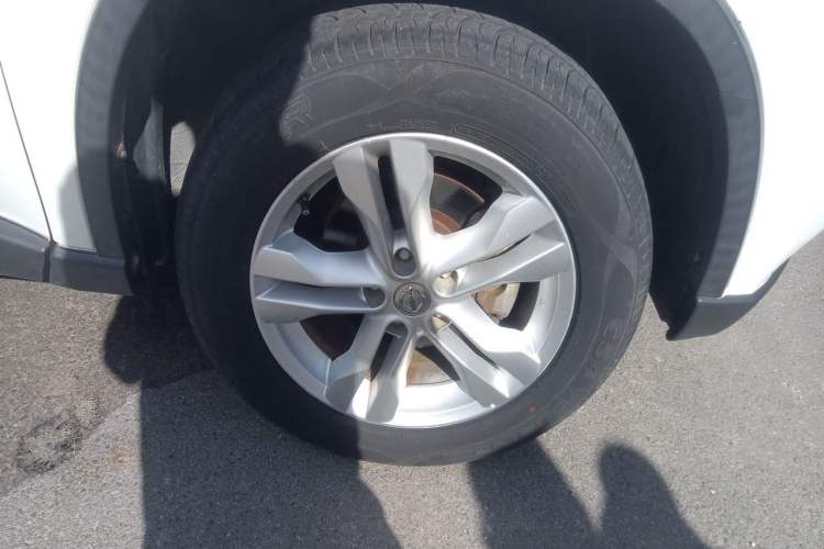 Used Nissan X-Trail 2012 2.5L CVT Luxury Edition 4WD Right Front Wheel Hub