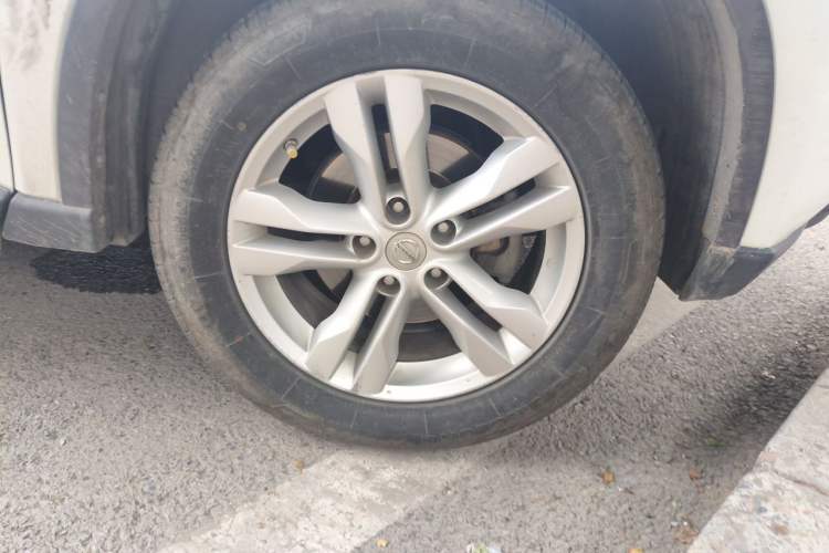 Used Nissan X-Trail 2012 2.5L CVT Luxury Edition 4WD Right Front Wheel Hub