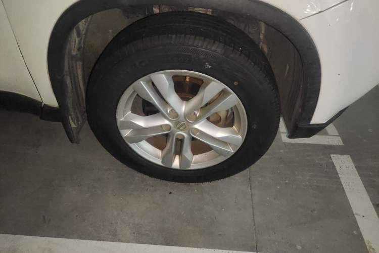 Used Nissan X-Trail 2012 2.5L Manual Luxury Edition 4WD Right Front Wheel Hub