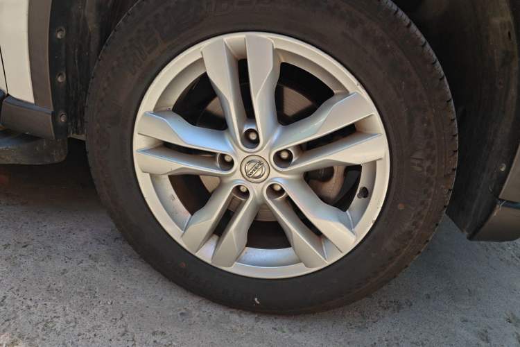 Used Nissan X-Trail 2012 2.5L CVT Luxury Edition 4WD Right Front Wheel Hub