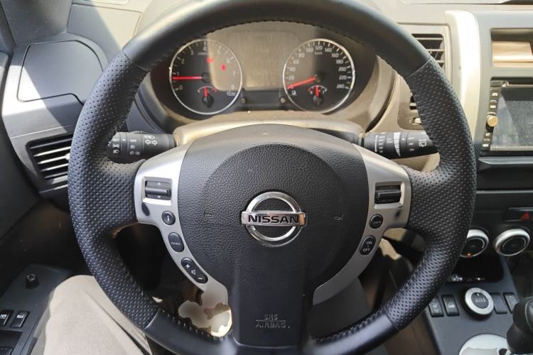 Used Nissan X-Trail 2012 2.5L CVT Luxury Edition 4WD Steering Wheel