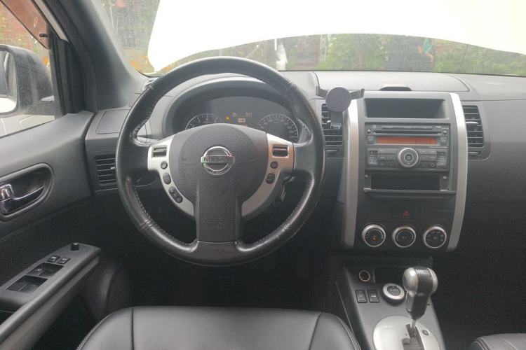 Used Nissan X-Trail 2012 2.5L CVT Luxury Edition 4WD Steering Wheel