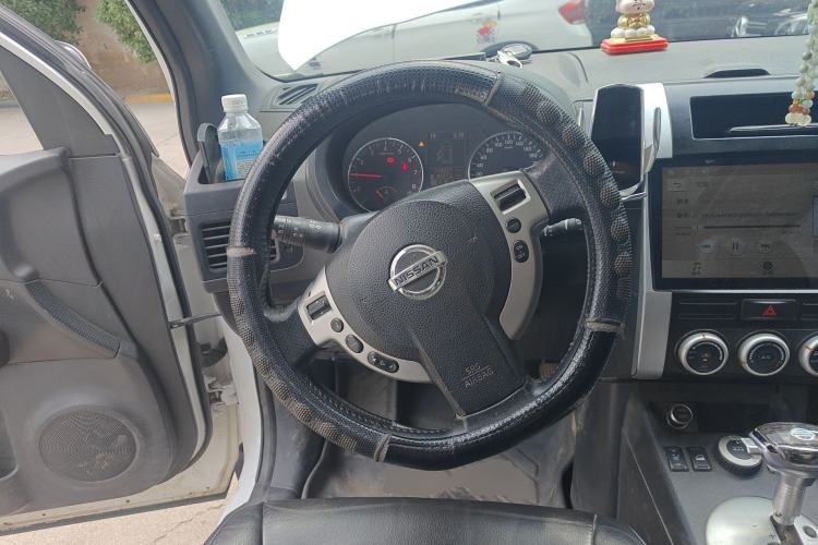 Used Nissan X-Trail 2012 2.5L CVT Luxury Edition 4WD Steering Wheel