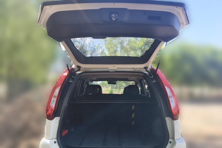 Used Nissan X-Trail 2012 2.5L CVT Luxury Edition 4WD Trunk