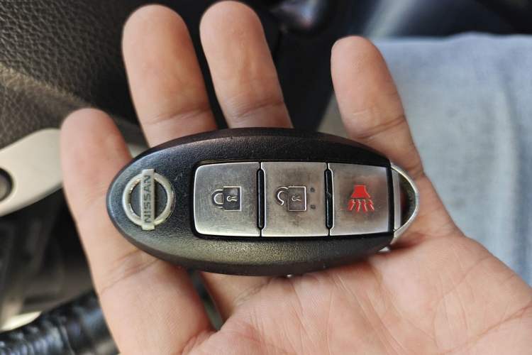 Used Nissan X-Trail 2012 2.5L CVT Luxury Edition 4WD Vehicle Key