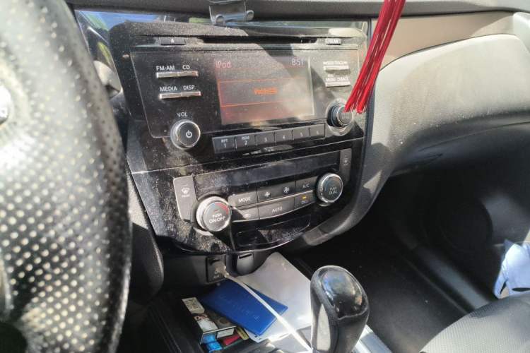 Used Nissan X-Trail 2014 2.0L CVT Comfort Edition 2WD Audio And AC Panel