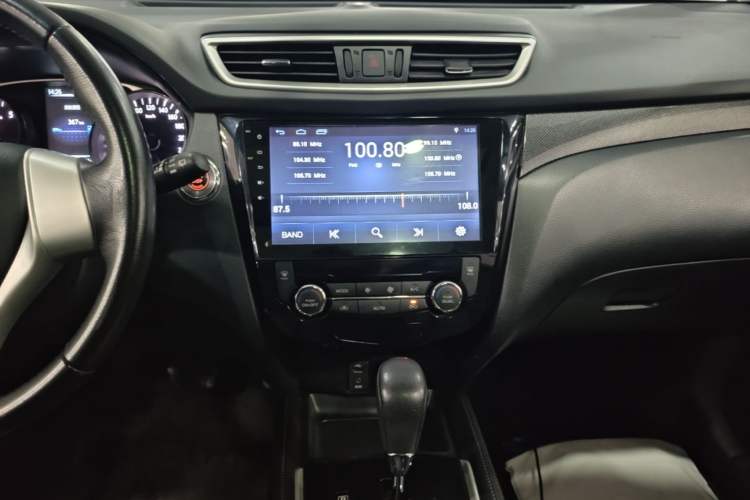 Used Nissan X-Trail 2014 2.5L CVT Leading Edition 4WD Audio And AC Panel