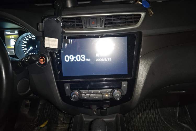 Used Nissan X-Trail 2014 2.0L CVT Comfort Edition 2WD Audio And AC Panel