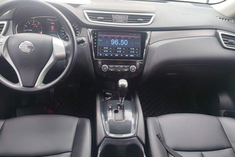 Used Nissan X-Trail 2014 2.0L CVT Comfort Edition 2WD Audio And AC Panel