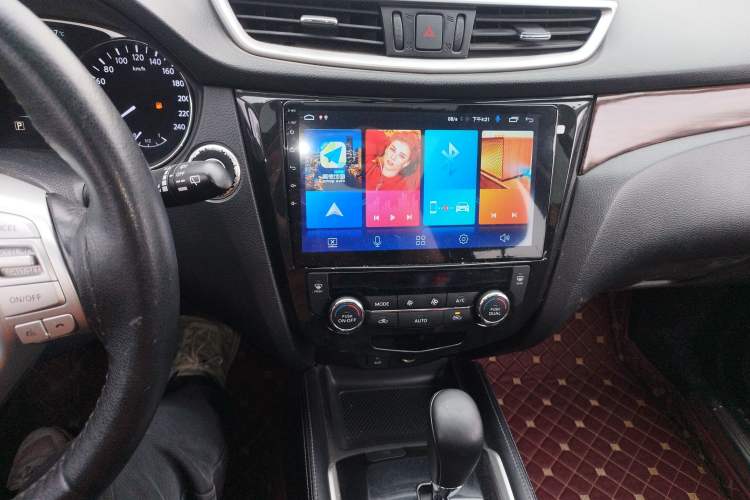 Used Nissan X-Trail 2014 2.0L CVT Comfort Edition 2WD Audio And AC Panel
