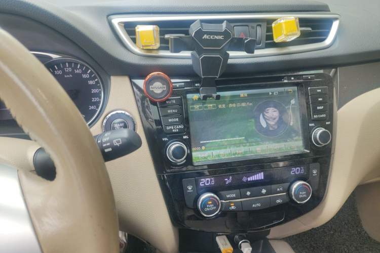 Used Nissan X-Trail 2014 2.0L CVT Comfort Edition 2WD Audio And AC Panel