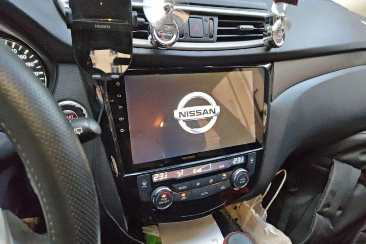 Used Nissan X-Trail 2014 2.0L CVT Comfort Edition 2WD Audio And AC Panel