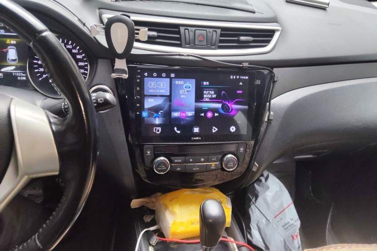 Used Nissan X-Trail 2014 2.0L CVT Comfort Edition 2WD Audio And AC Panel