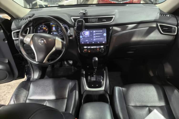 Used Nissan X-Trail 2014 2.0L CVT Comfort Edition 2WD Center Console