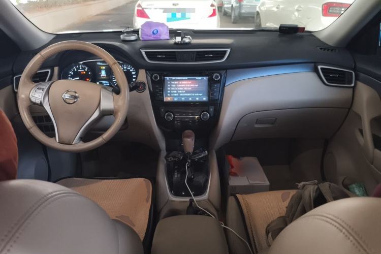 Used Nissan X-Trail 2014 2.0L CVT Comfort Edition 2WD Center Console