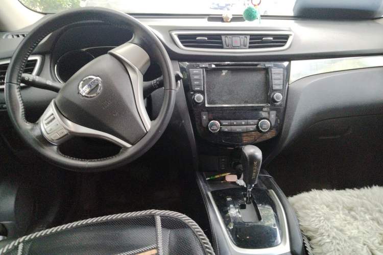 Used Nissan X-Trail 2014 2.0L CVT Comfort Edition 2WD Center Console