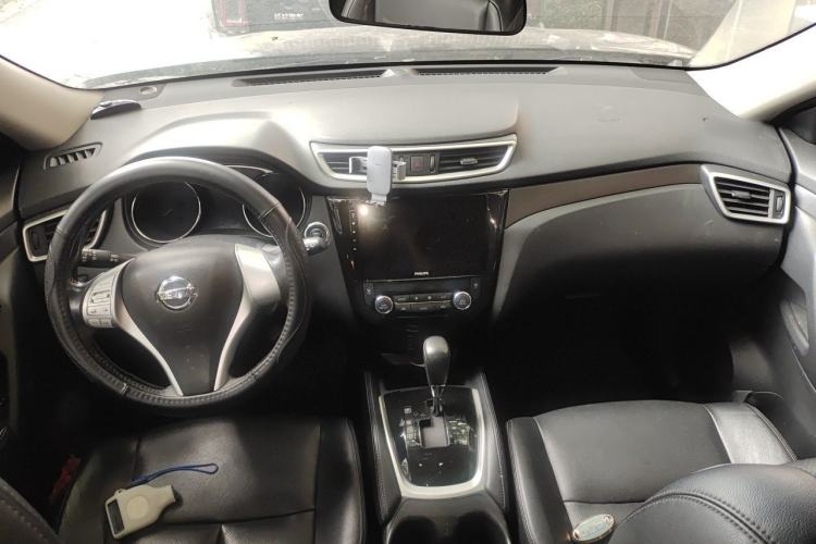 Used Nissan X-Trail 2014 2.0L CVT Comfort Edition 2WD Center Console