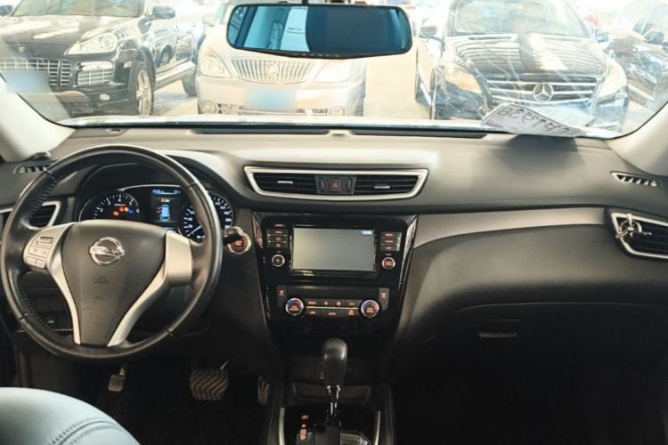 Used Nissan X-Trail 2014 2.0L CVT Comfort Edition 2WD Center Console