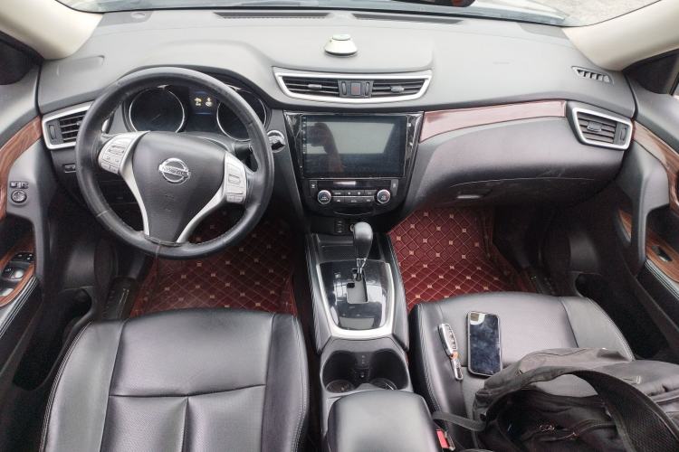 Used Nissan X-Trail 2014 2.0L CVT Comfort Edition 2WD Center Console