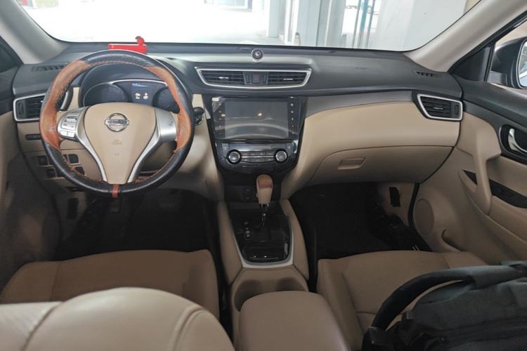 Used Nissan X-Trail 2014 2.0L CVT Comfort Edition 2WD Center Console