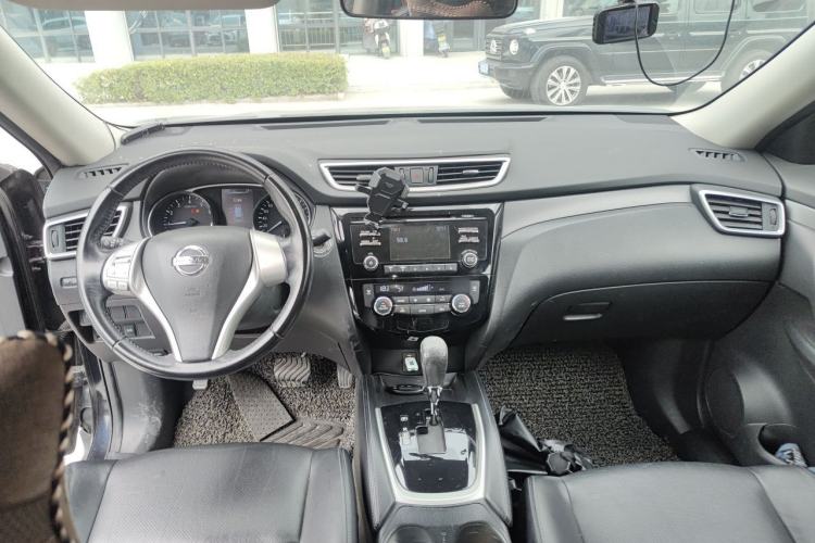 Used Nissan X-Trail 2014 2.0L CVT Comfort Edition 2WD Center Console
