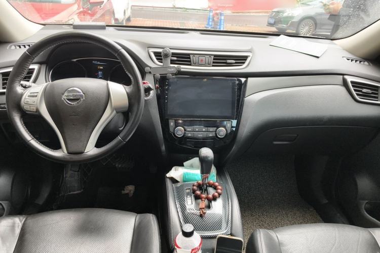 Used Nissan X-Trail 2014 2.0L CVT Comfort Edition 2WD Center Console