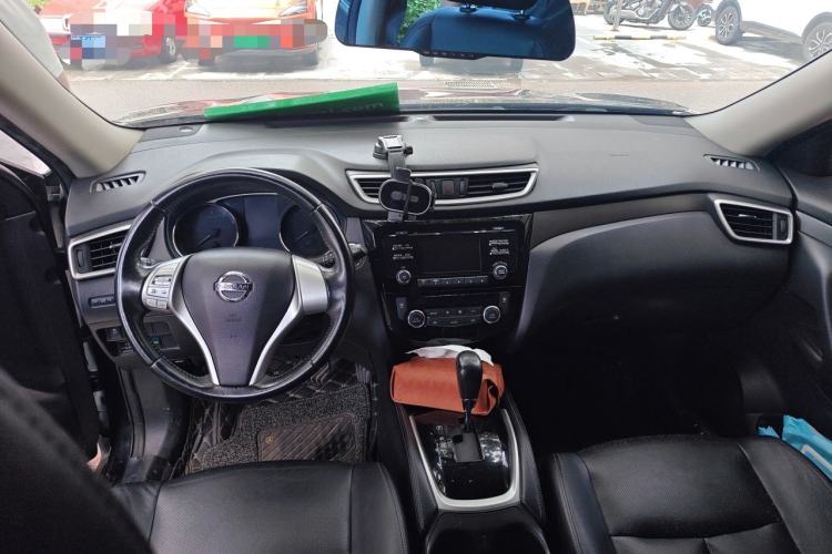 Used Nissan X-Trail 2014 2.0L CVT Comfort Edition 2WD Center Console