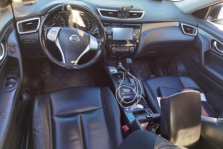 Used Nissan X-Trail 2014 2.0L CVT Comfort Edition 2WD Center Console