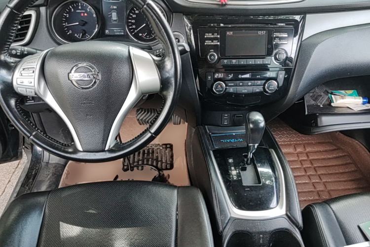 Used Nissan X-Trail 2014 2.0L CVT Comfort Edition 2WD Center Console