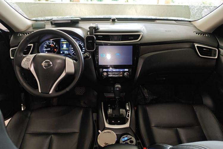 Used Nissan X-Trail 2014 2.0L CVT Comfort Edition 2WD Center Console