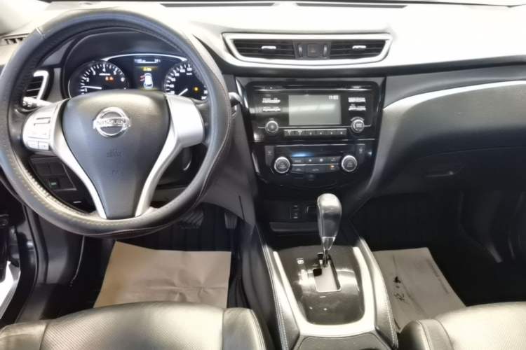 Used Nissan X-Trail 2014 2.0L CVT Comfort Edition 2WD Center Console