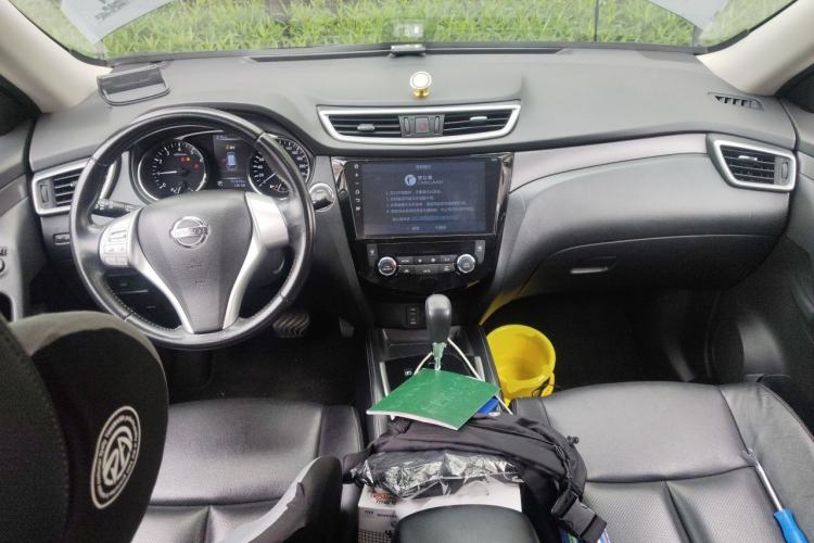 Used Nissan X-Trail 2014 2.0L CVT Comfort Edition 2WD Center Console