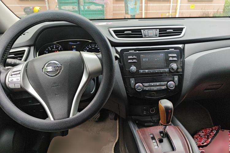 Used Nissan X-Trail 2014 2.0L CVT Comfort Edition 2WD Center Console