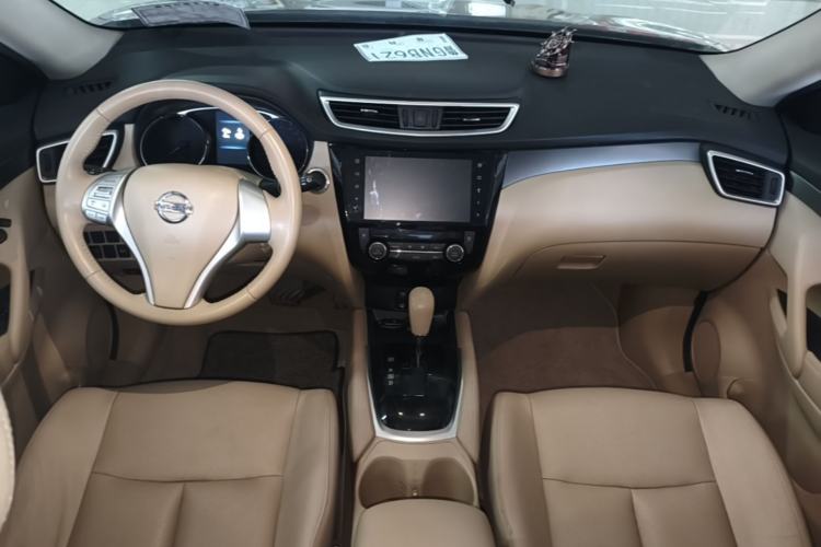 Used Nissan X-Trail 2014 2.0L CVT Comfort Edition 2WD Center Console