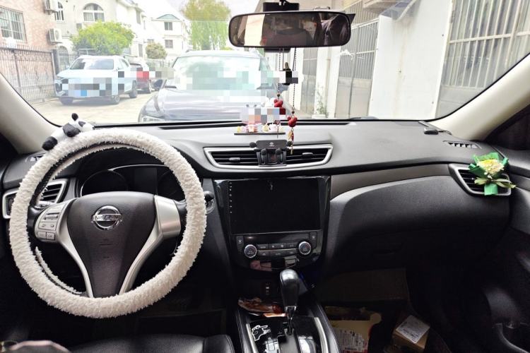 Used Nissan X-Trail 2014 2.0L CVT Comfort Edition 2WD Center Console